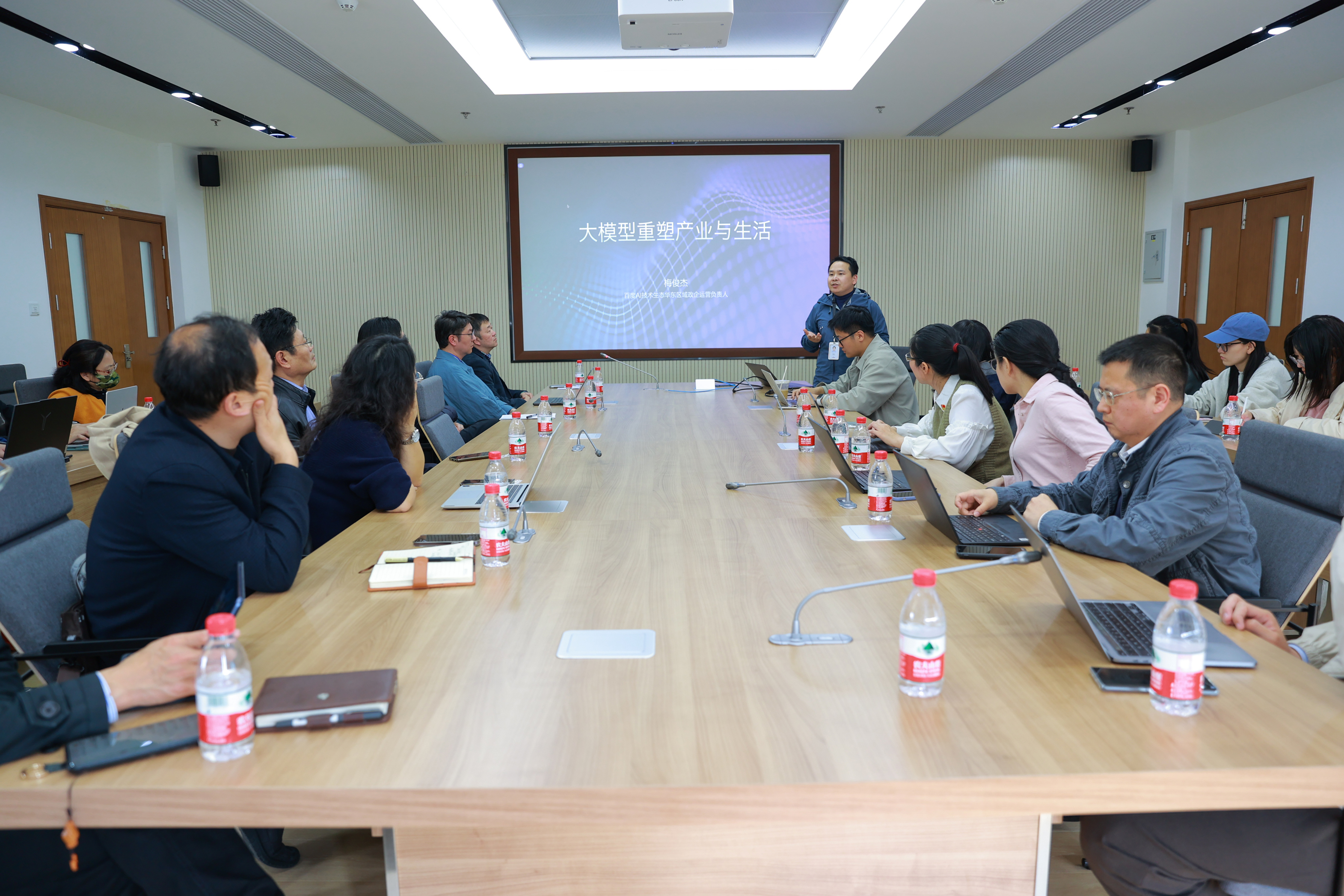 AI7I9745.JPG AI7I9745.JPG