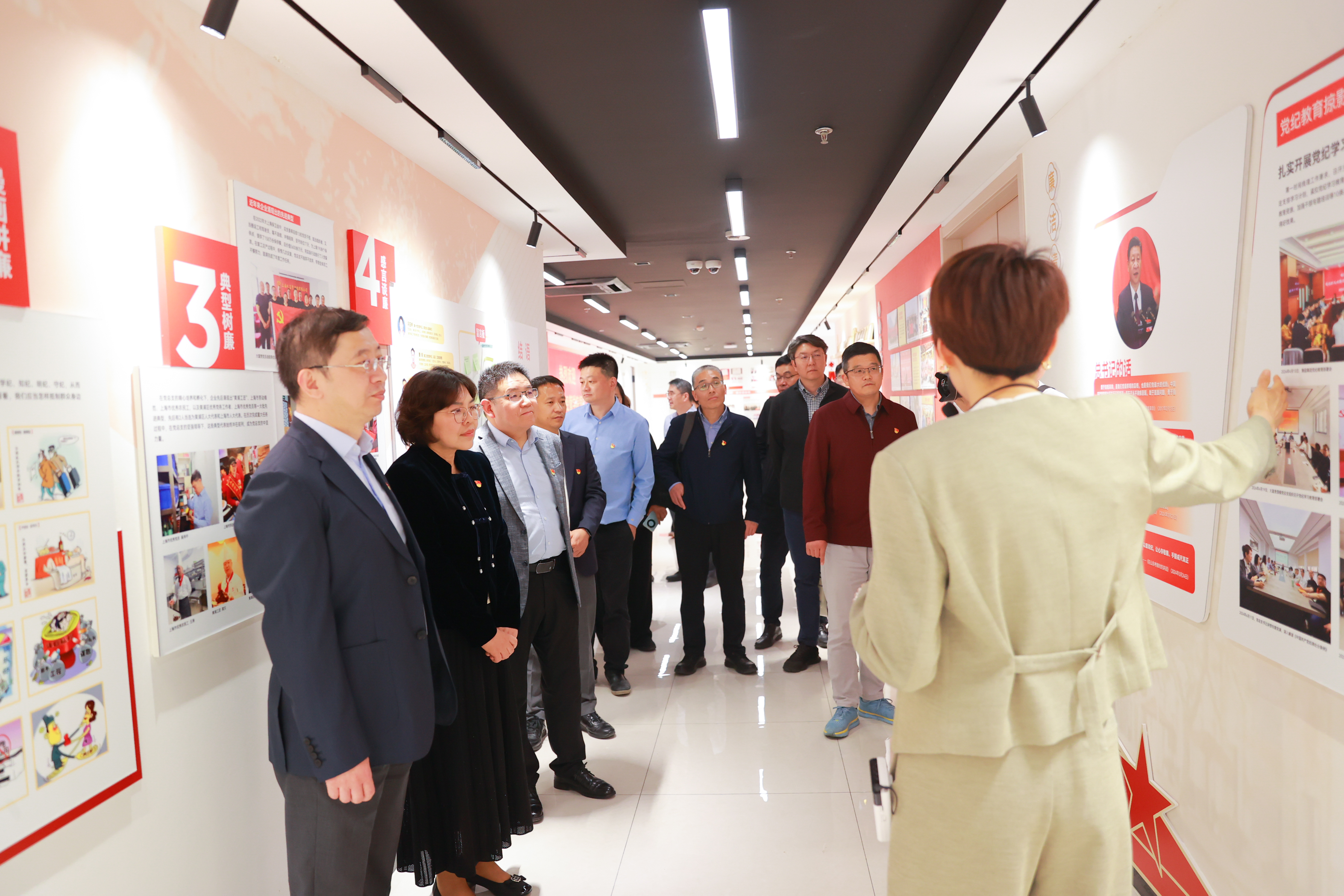 AI7I5820.jpg AI7I5820.jpg