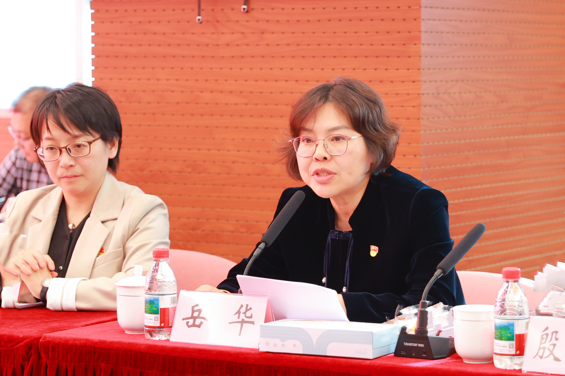 AI7I6530.jpg AI7I6530.jpg