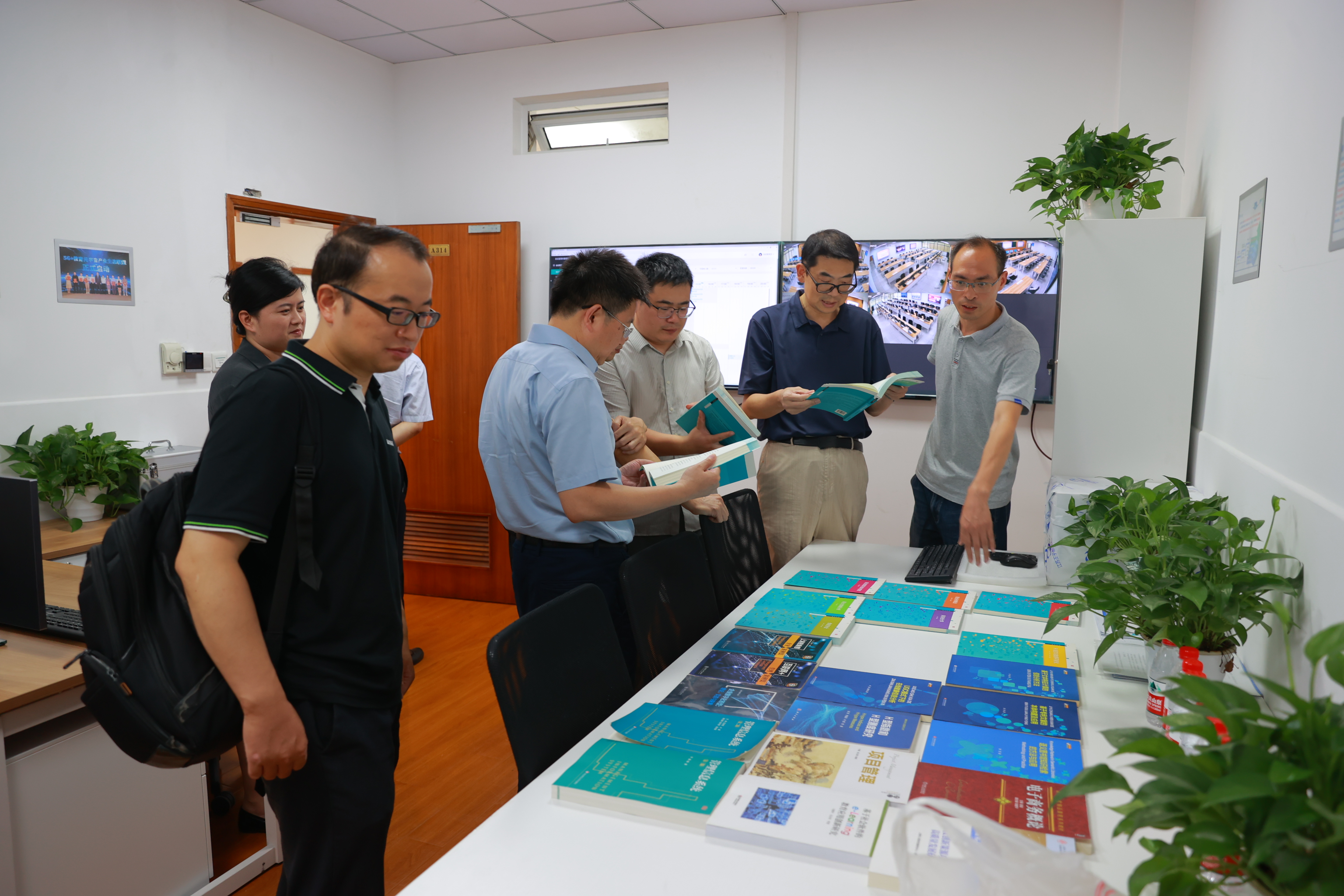 现场考察1.JPG 现场考察1.JPG