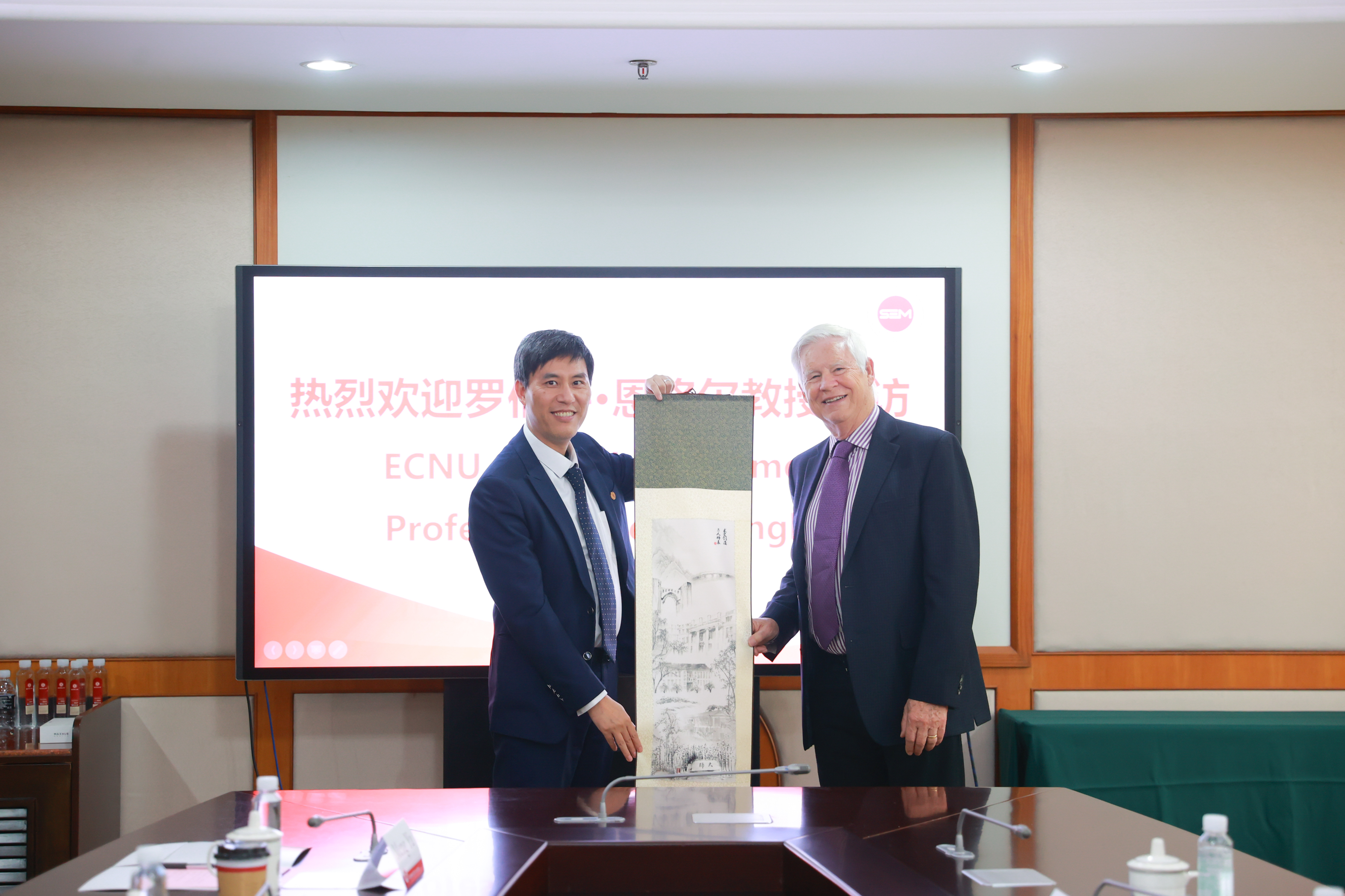 AI7I4408.jpg AI7I4408.jpg