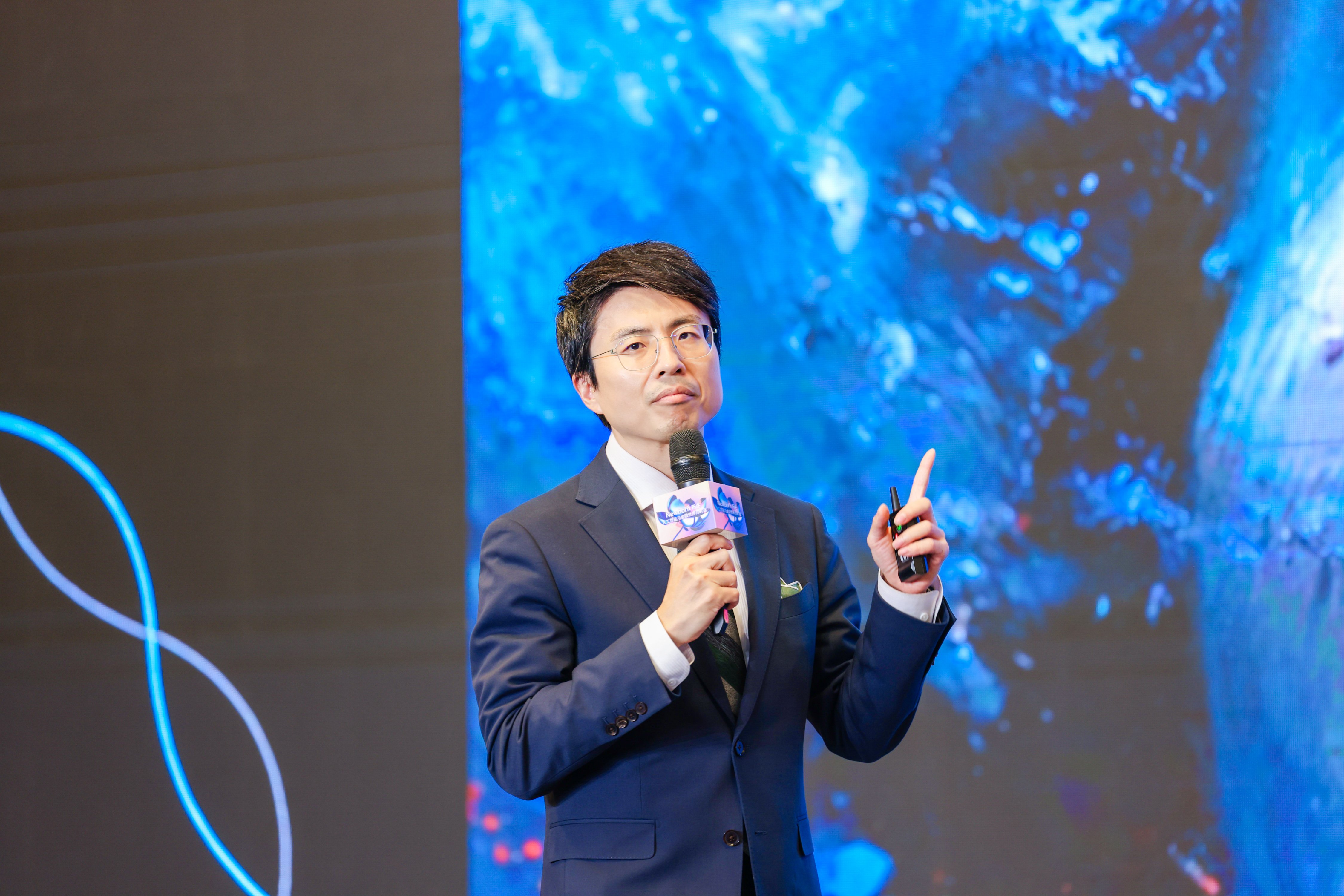 16.jpg 吴冠军 (3).jpg