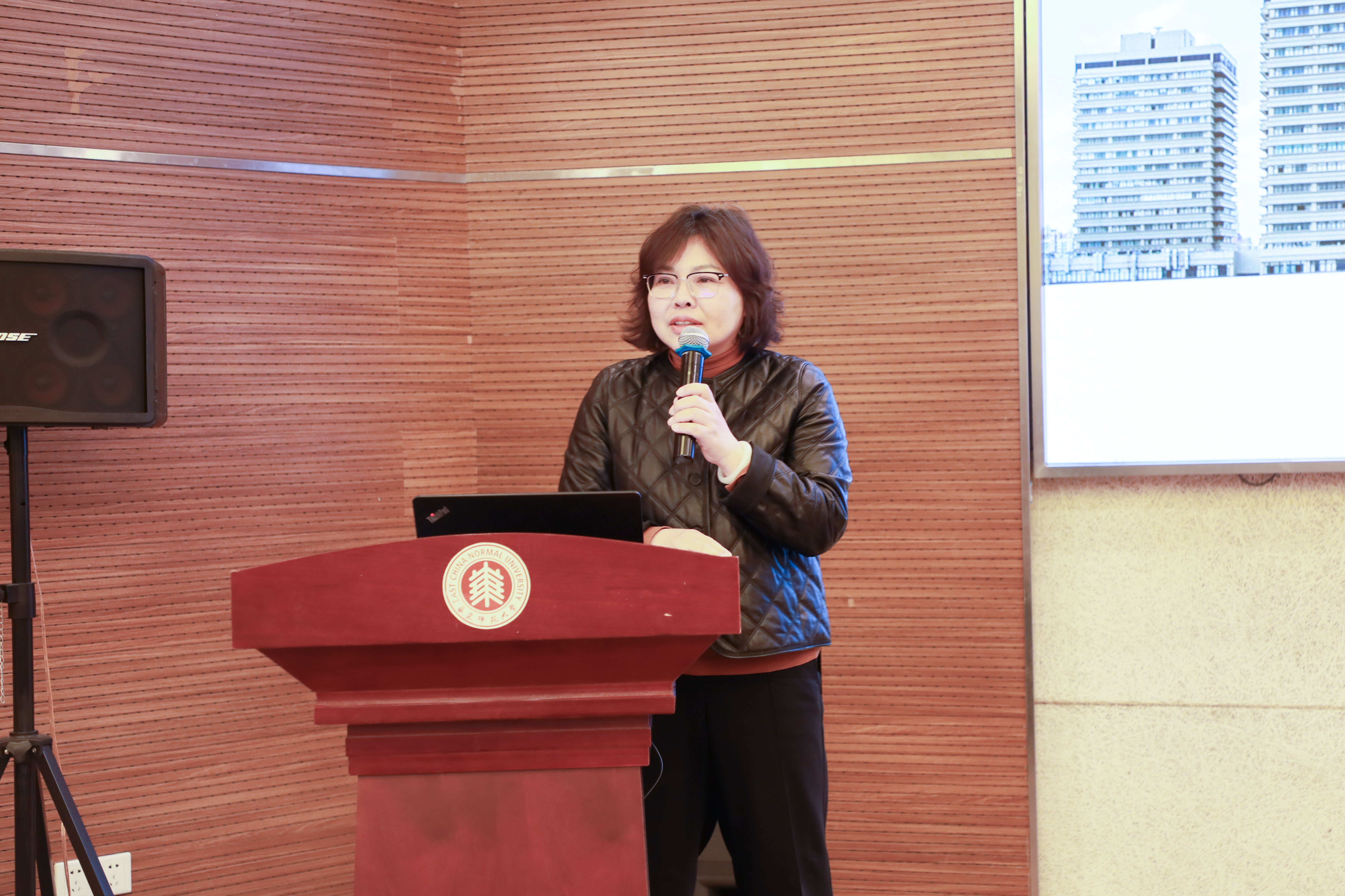 岳华.jpg 岳华.jpg