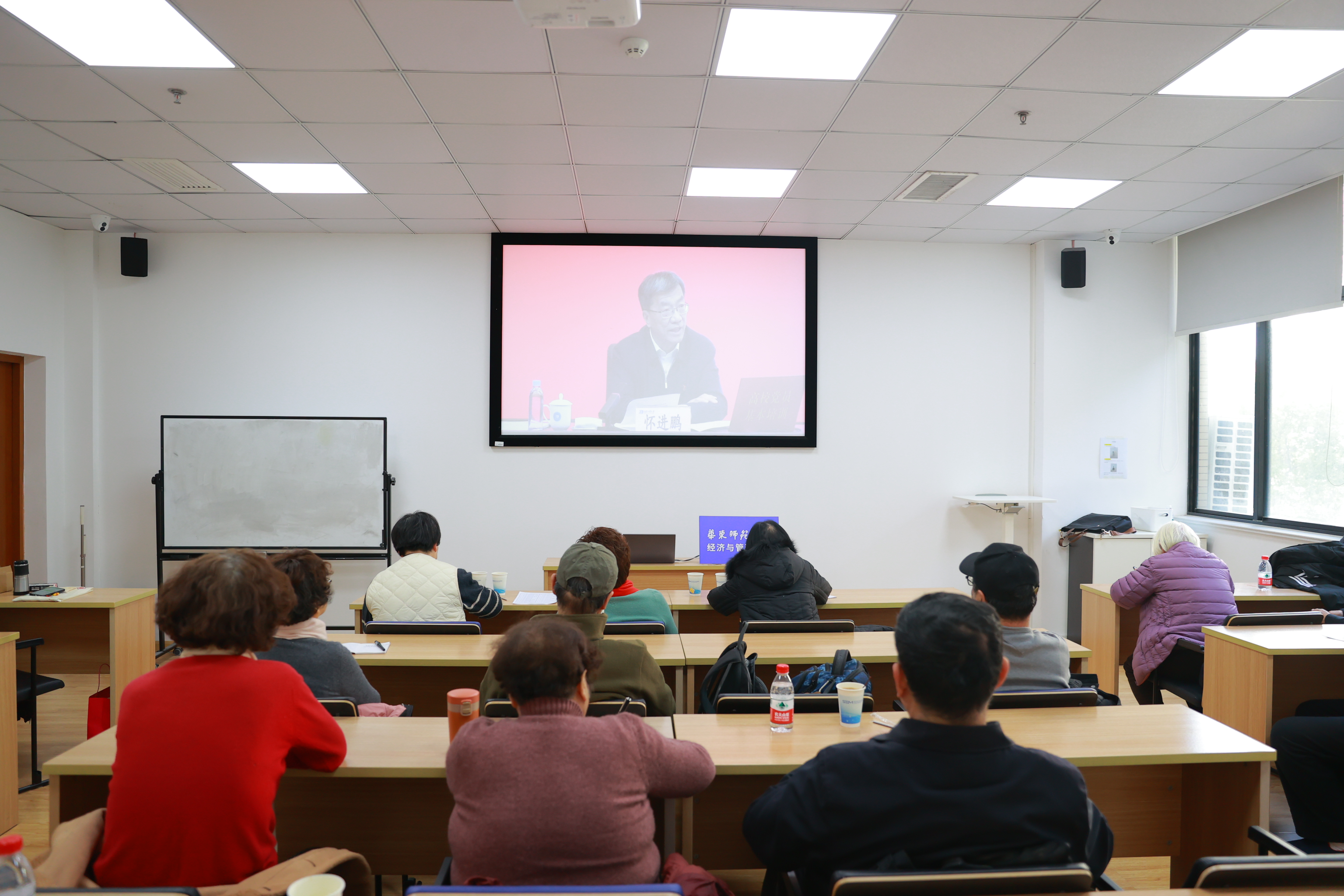 AI7I0210.JPG AI7I0210.JPG