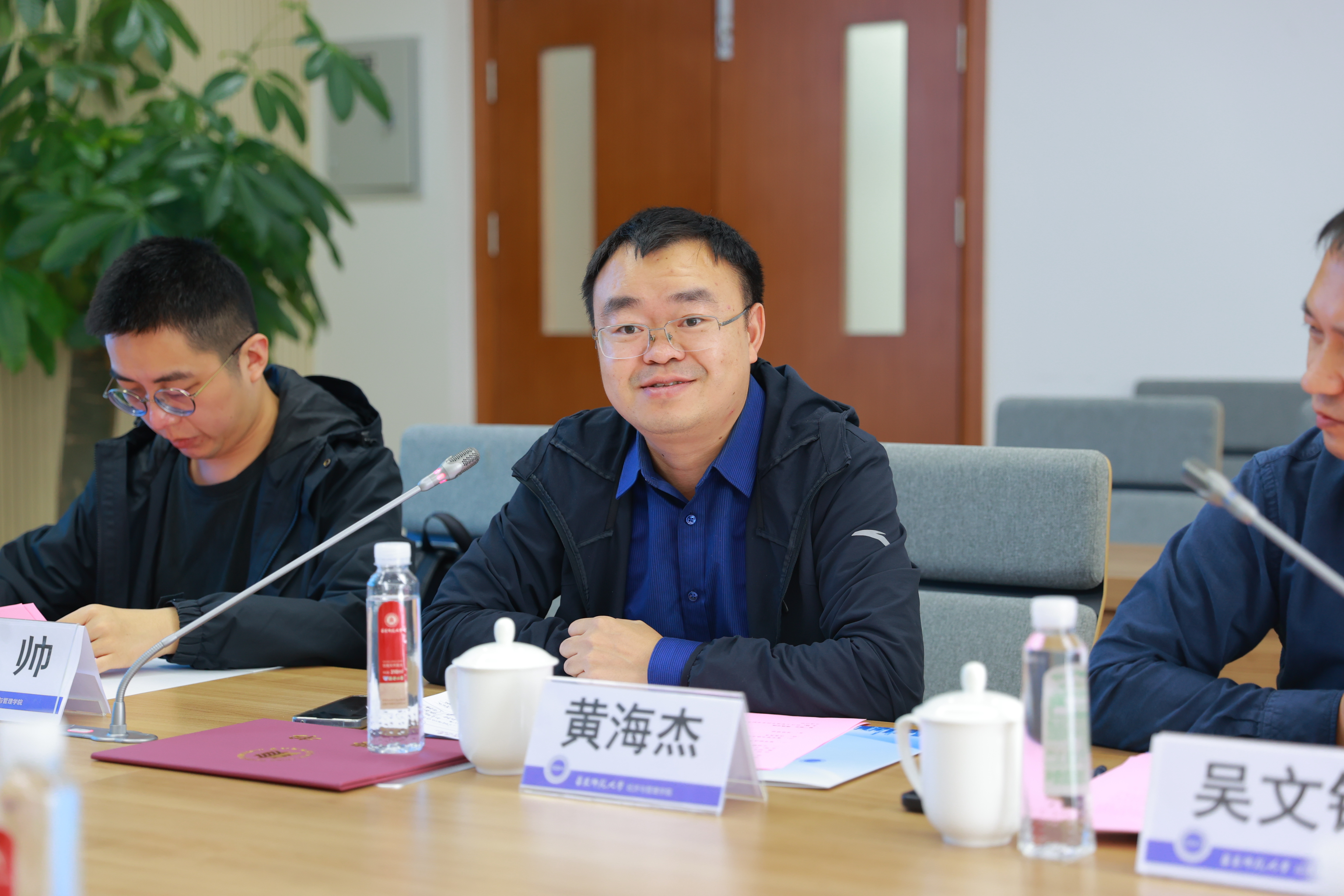 AI7I8069.JPG AI7I8069.JPG